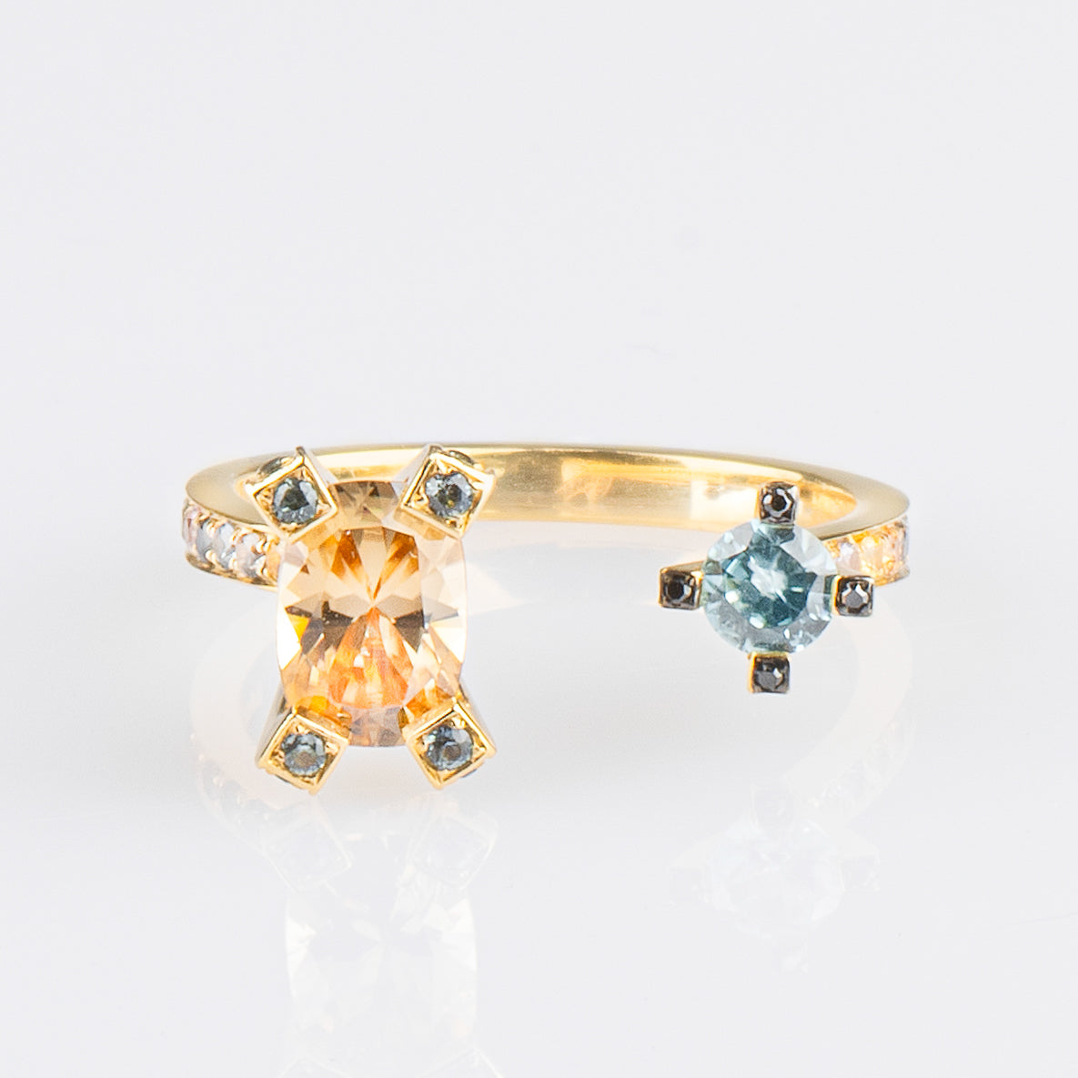 Telepathy Side Rock Ring