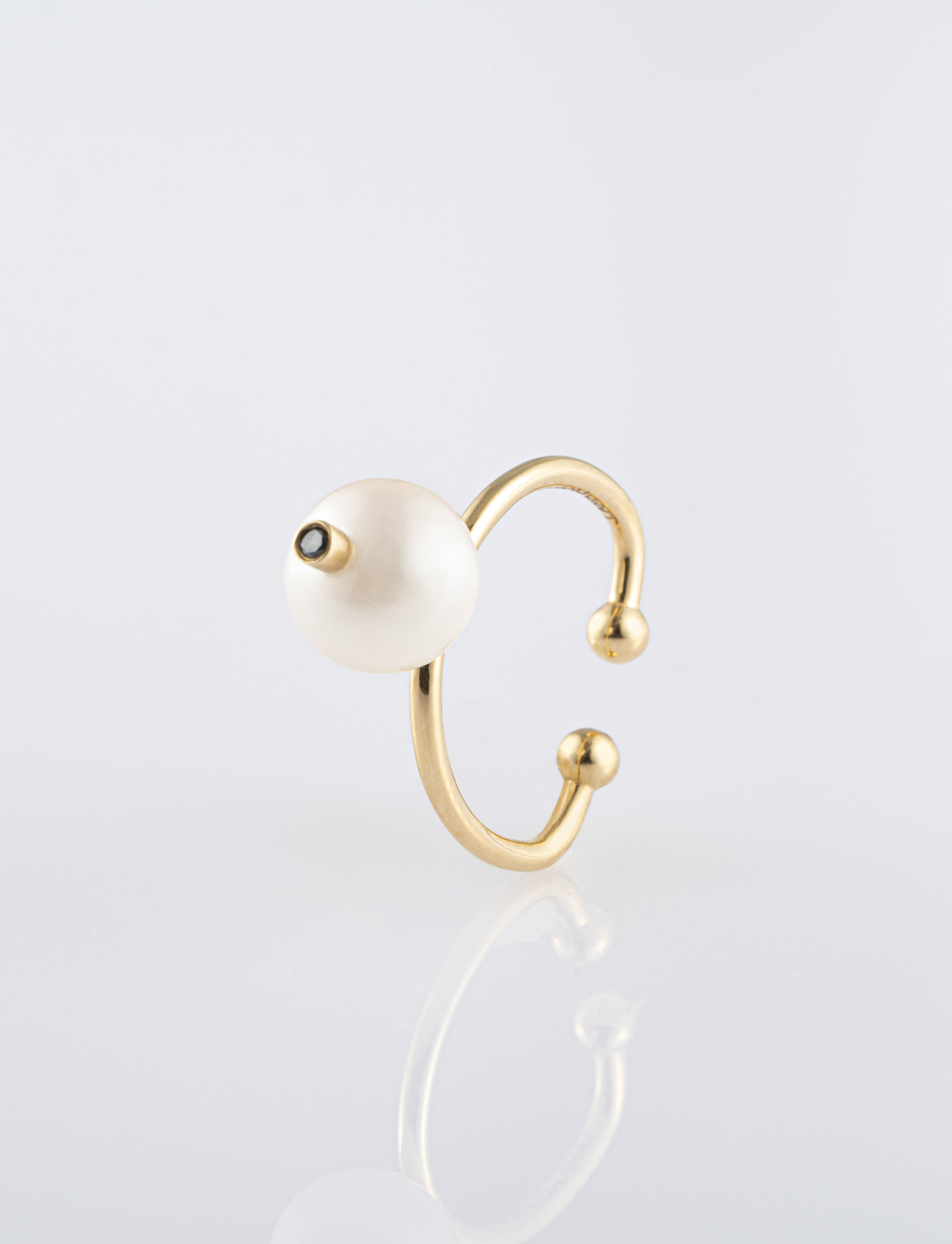 Precious Pearl Earcuff